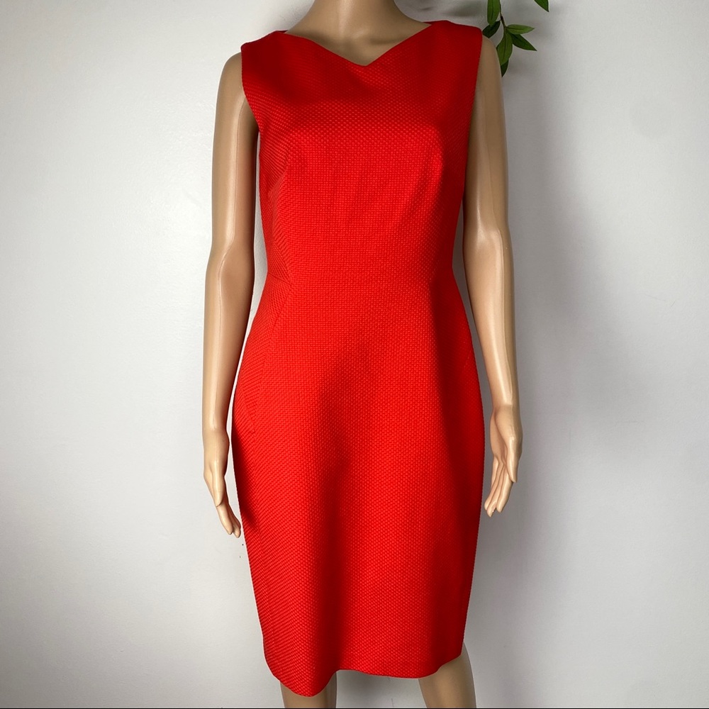 Talbot Runhof Solid Red Textured V-Neck Sheath Dress